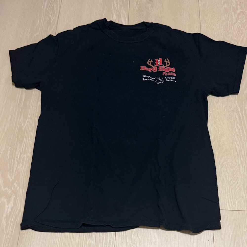 ✨ Texas Hard Eight Pit BBQ Black Graphic Tee with Red Design - Picture 2 of 5